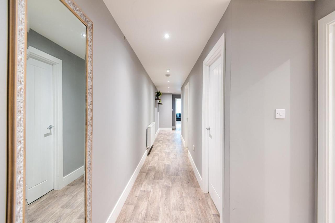 3 Rm Studio, Open-Plan Living, Dining, & Kitchen Лланелли Экстерьер фото