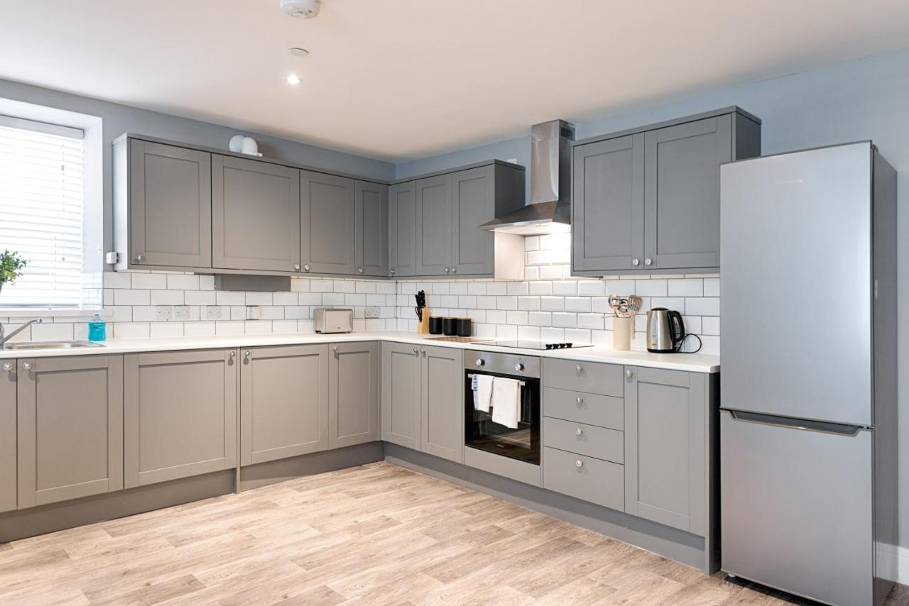 3 Rm Studio, Open-Plan Living, Dining, & Kitchen Лланелли Экстерьер фото